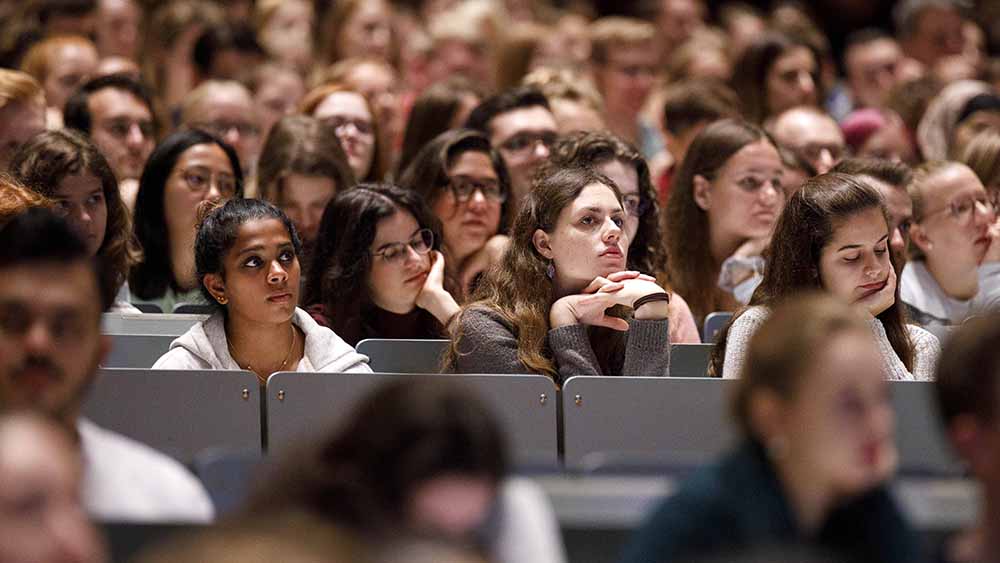 Die Zahl der neu abgeschlossenen Studienkredite in Deutschland sank zwischen 2013 und 2023 um fast 72 Prozent