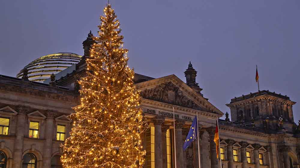 Während in Berlin der Tannenbaum leuchtet, feiern Deutschlands Politiker Weihnachten