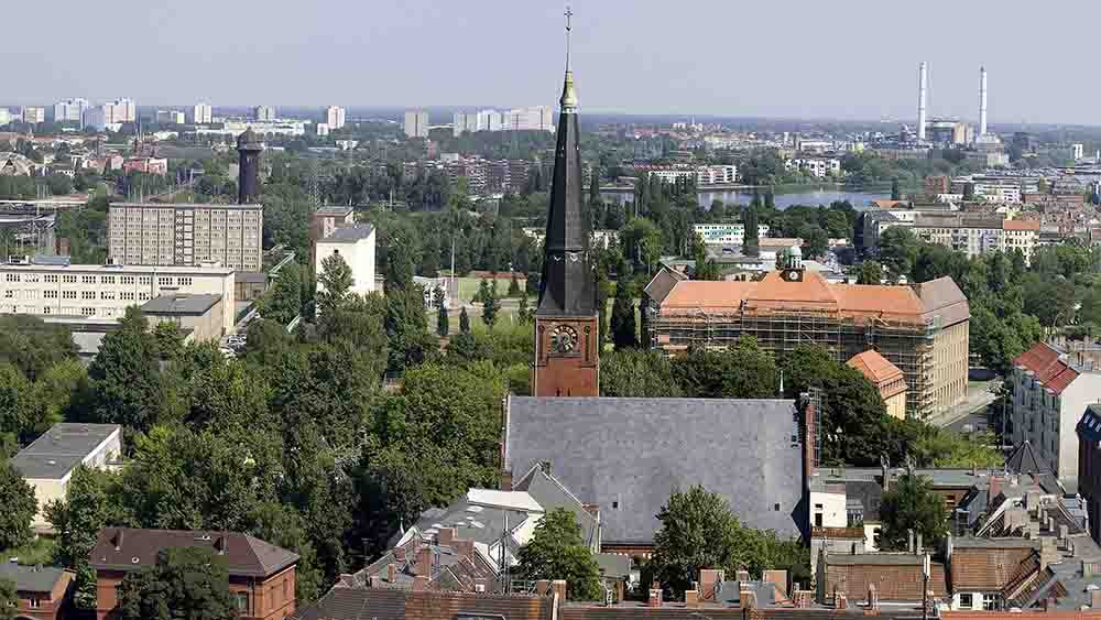 Die Zwinglikirche in Berlin-Friedrichshain wurde zu einer Notunterkunft für Obdachlose