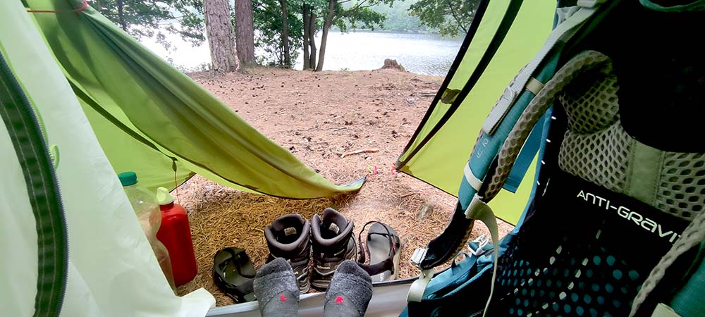 Einfaches Leben: Mehr als das, was sie auf dem Rücken trägt, hat Anke von Legat nicht dabei.