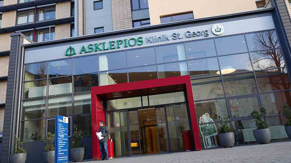 Mit dem Umstieg will der Asklepios-Konzern – hier die Klinik im Hamburger Stadtteil St. Georg – 300.000 Euro pro Jahr einsparen