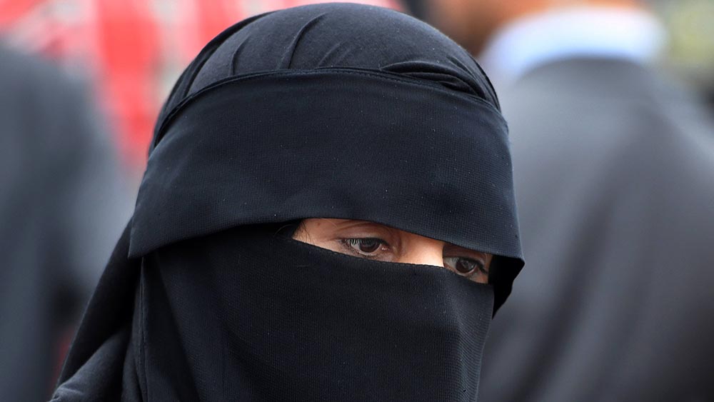 Kopf einer Frau mit Burka