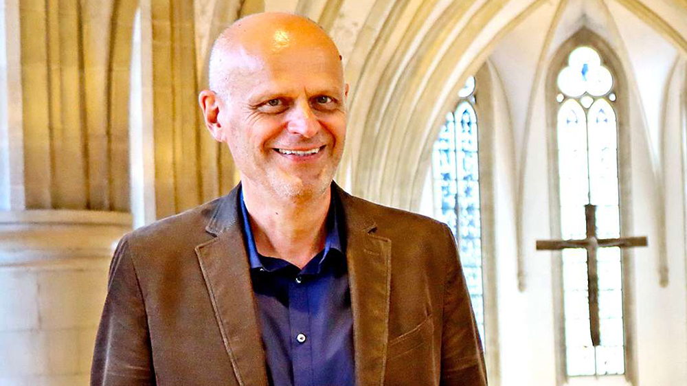 Christian Grethlein war bis zum Eintritt in den Ruhestand 2020 Professor für Praktische Theologie an der Westfälischen Wilhelms-Universität Münster.