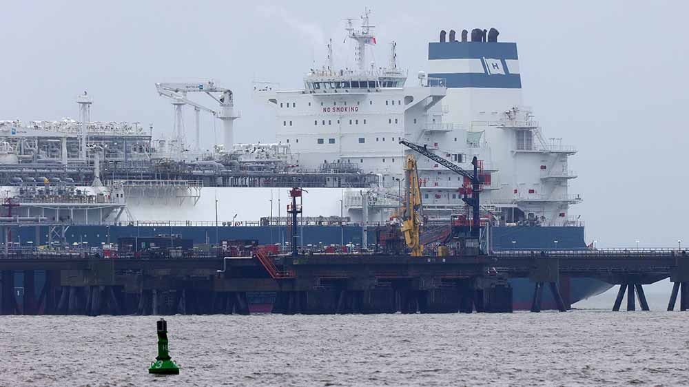 Die „Höegh Esperanza“ liegt als LNG-Terminalschiff vor Wilhelmshaven