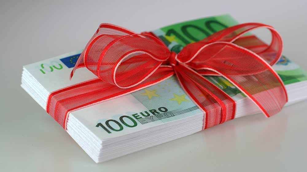 Über das Internet verschenkte Vera Dankert viel Geld an Fremde