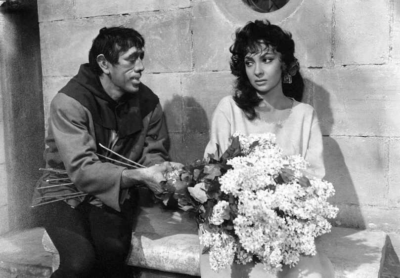 Ginga Lollobrigida an der Seite von Anthony Quinn im Kinofilm der Glöckner von Notre Dame (1956)