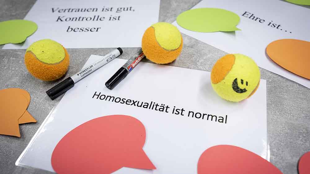 Mit diesem Material gehen die "Heroes" in ihre Workshops