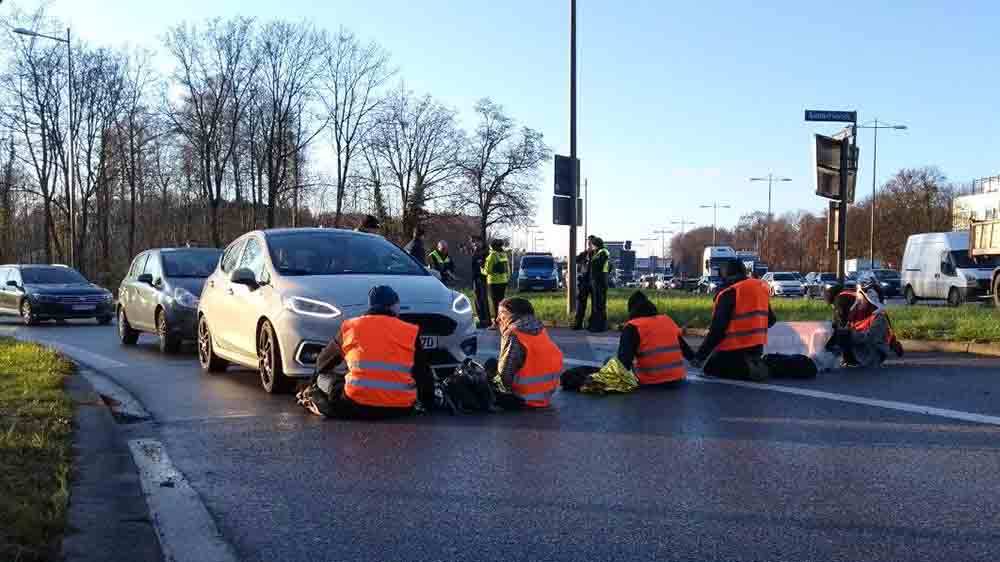 Mit ihren Straßenblockaden – hier in München – sorgt die Letzte Generation für Aufsehen