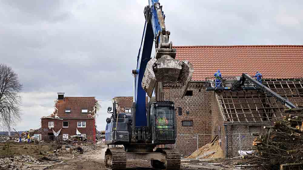 Nach der Räumung rollen die Bagger durch Lützerath