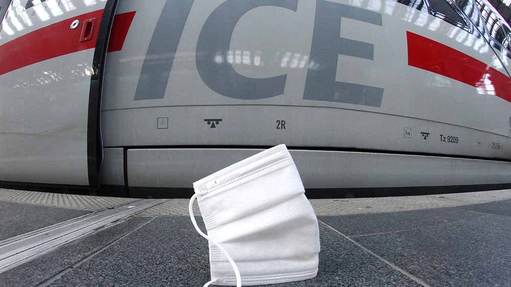 Die Maskenpflicht im Fernverkehr fällt