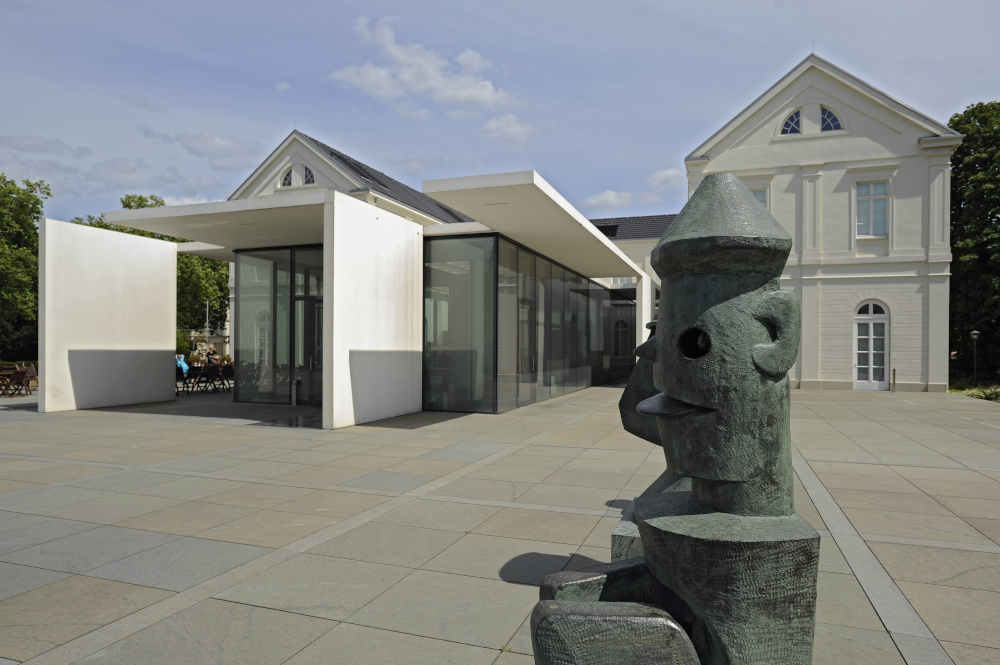 Das Max Ernst Museum in der Geburtsstadt des Künstlers im Rheinland