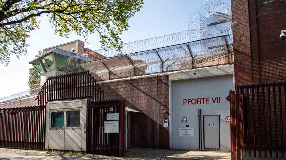 Bis Enes das Gefängnis in Berlin-Moabit verlässt, wird es noch mehrere Jahre dauern