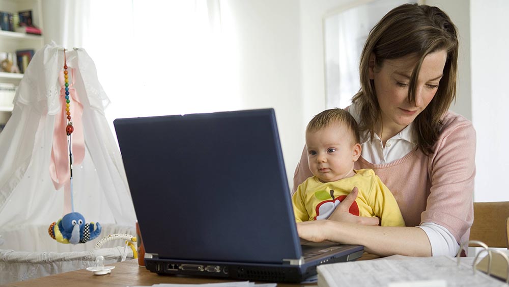 Image - Umfrage: Viele Mütter fühlen sich finanziell stark belastet