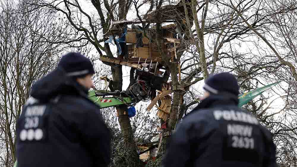 Vor allem die Räumung von Baumhäusern war für die Polizei damals schwierig (Archivbild)