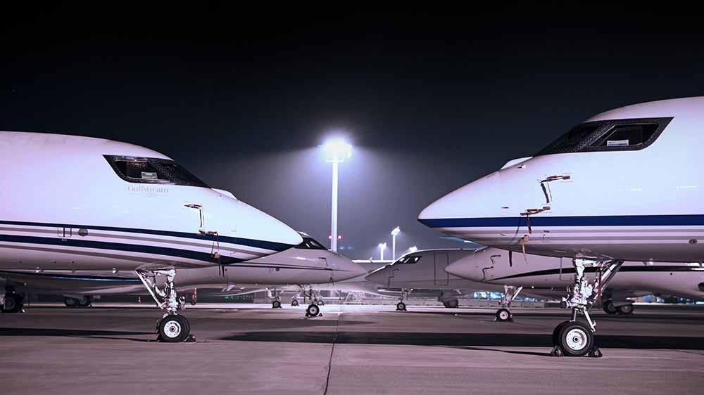 Wenn in Davos der Weltwirtschaftsgipfel stattfindet, parken auf dem Flughafen Zürich viele Privatjets, wie hier im Januar 2020