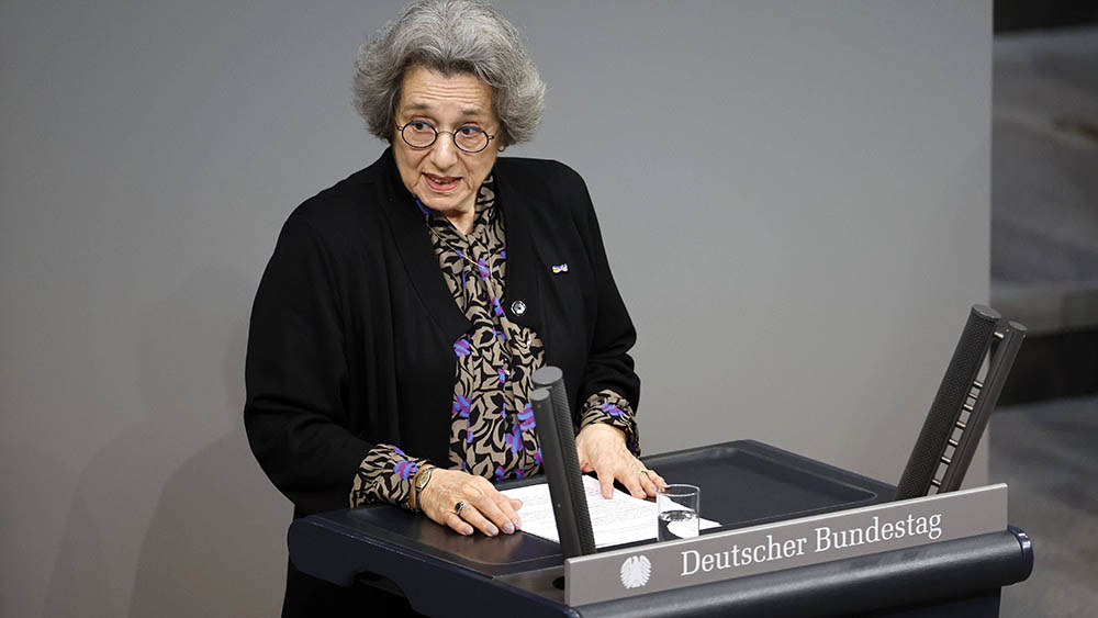 Die Holocaust-Überlebende Rozette Kats spricht im Bundestag