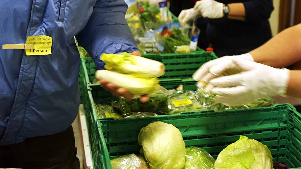 Seit 30 Jahren sind Lebensmittel der Berliner Tafel gefragt (Archiv)