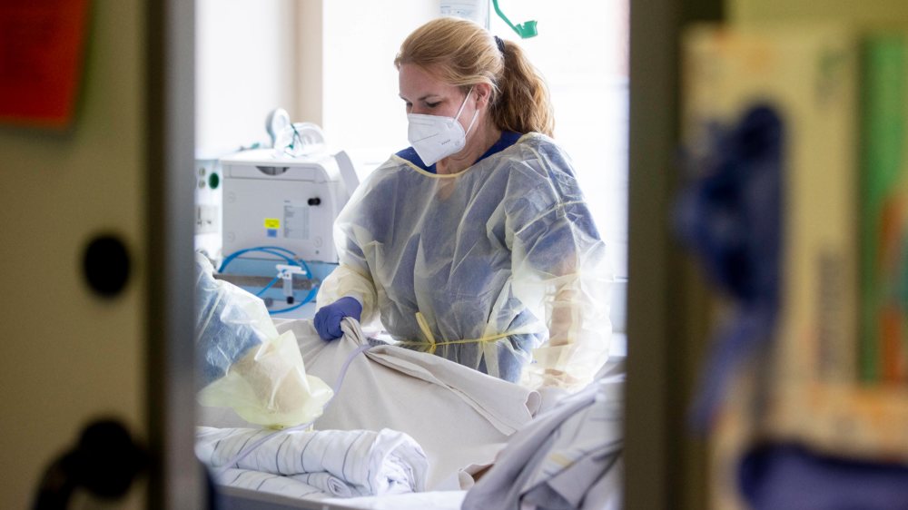 Weniger als 800 Covid-19 Patienten werden inzwischen auf Intensivstationen behandelt