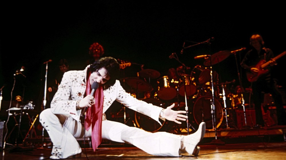 Elvis in seinem Lion Bühnenanzug am 14.01.1973 in Honolulu auf Hawaii