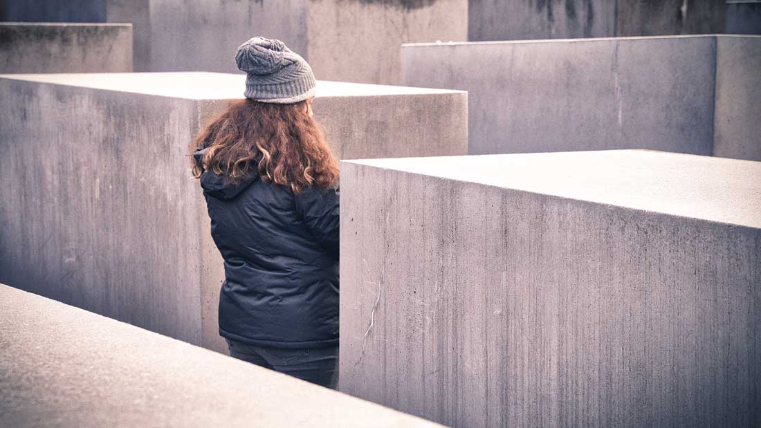 Das Denkmal für die ermordeten Juden Europas in Berlin erinnert an rund sechs Millionen Juden, die unter der Herrschaft der Nationalsozialisten ermordet wurden.