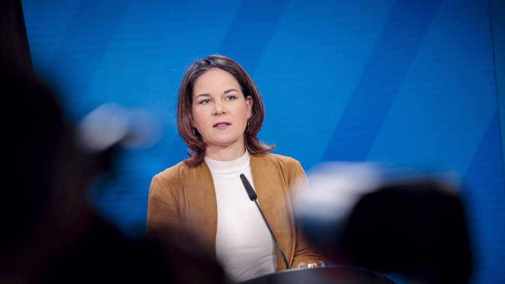 Image - Beschäftigungsverbot für Frauen: Baerbock fordert Konsequenzen bei Afghanistan-Hilfe