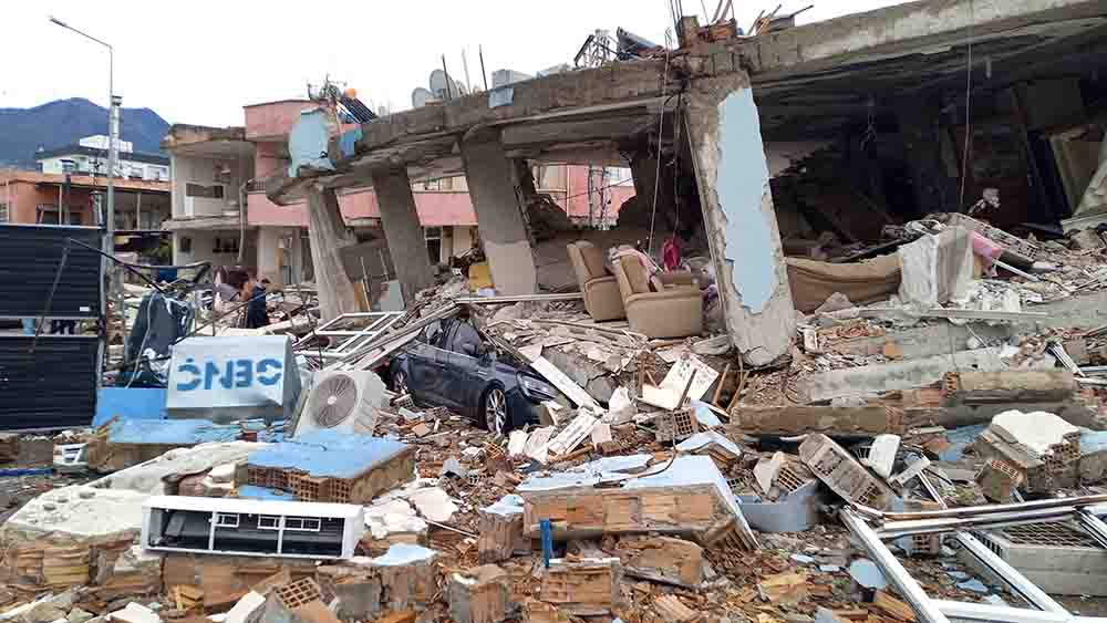 In Iskenderun im Osten der Türkei sind viele Häuser eingestürzt