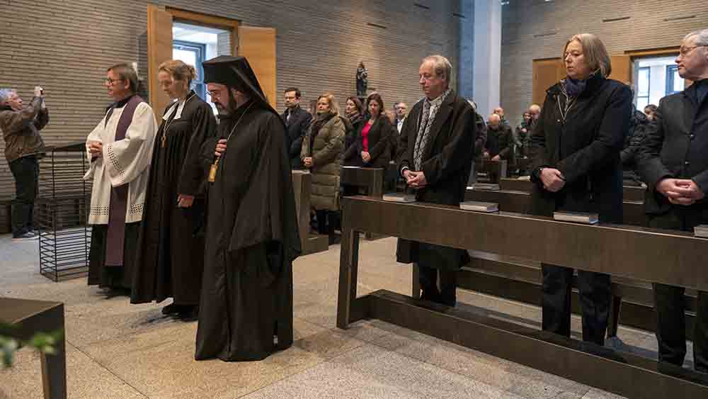 Kirchenvertreter und Politiker beten in Berlin für den Frieden