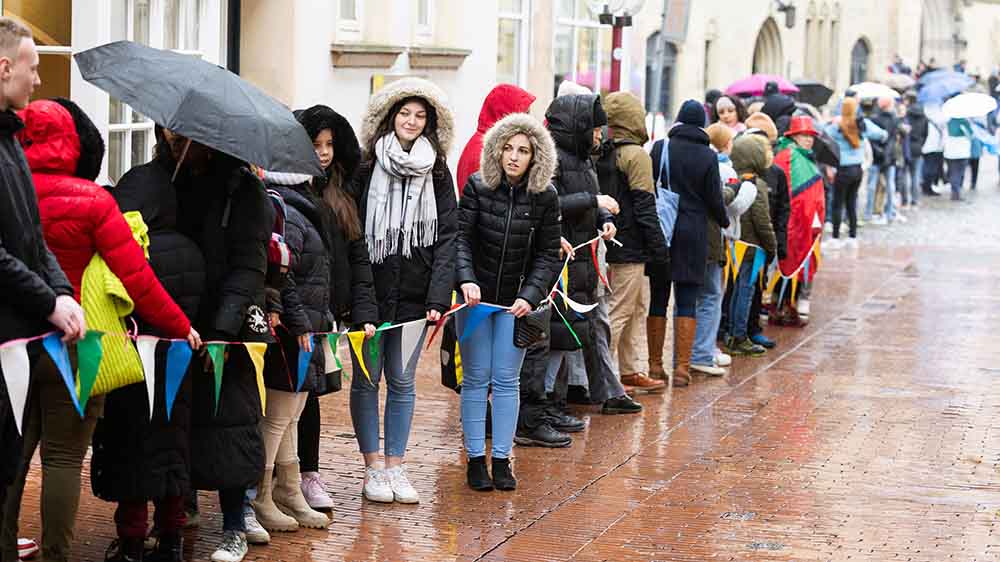 Image - Hier verbindet eine “Friedenskette” Münster und Osnabrück