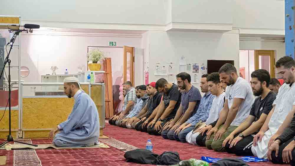 Gebete gehören für Muslime zum Fastenmonat Ramadan dazu