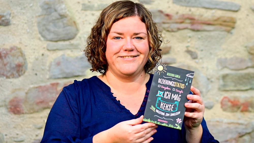 Buchautorin Rebekka Gohla aus Mülheim an der Ruhr mit ihrem Buch "Ich mag Kekse"