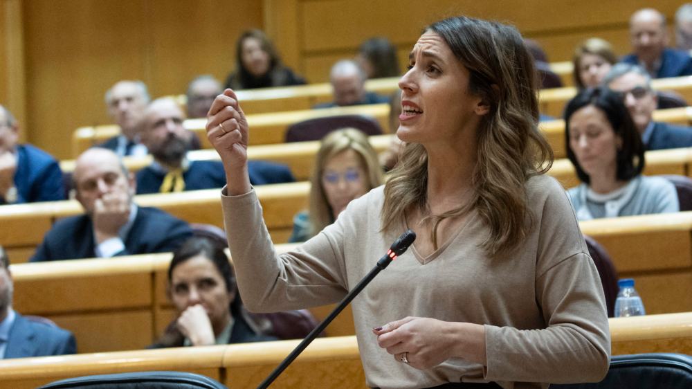 Spaniens Gleichstellungsministerin Irene Montero während einer Plenarsitzung des spanischen Senats