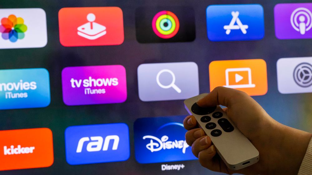 Im Jahr 2022 lag die durchschnittliche Fernsehnutzung bei 3 Stunden und 33 Minuten