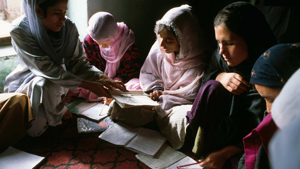 Obwohl sehr riskant, wurden diese Hausschulen sogar während der Taliban-Zeit heimlich betrieben.