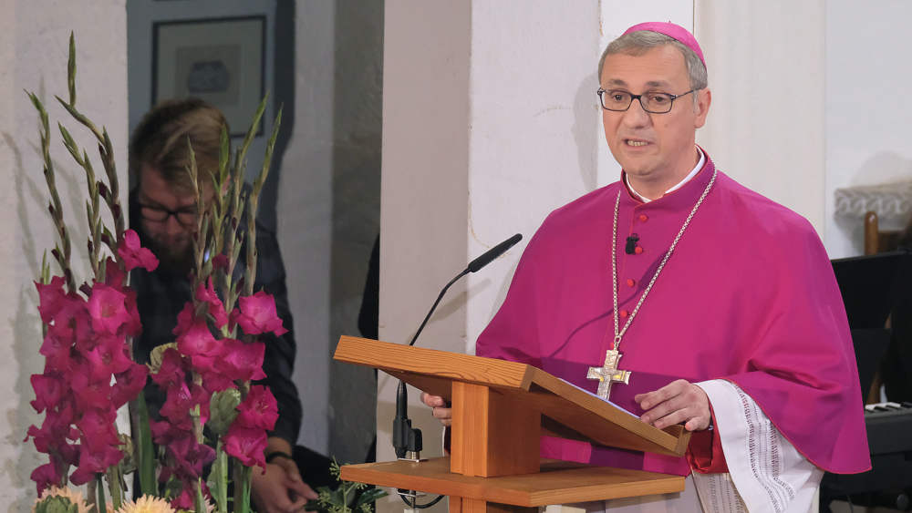 Der katholische Erzbischof Stefan Heße hat in Hamburg Stellung zur DDR-Missbrauchsstudie bezogen