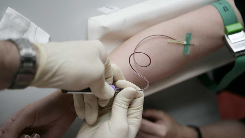 Spender darf grundsätzlich jeder werden, der zwischen 18 und 55 Jahre alt ist. (Symbolbild)