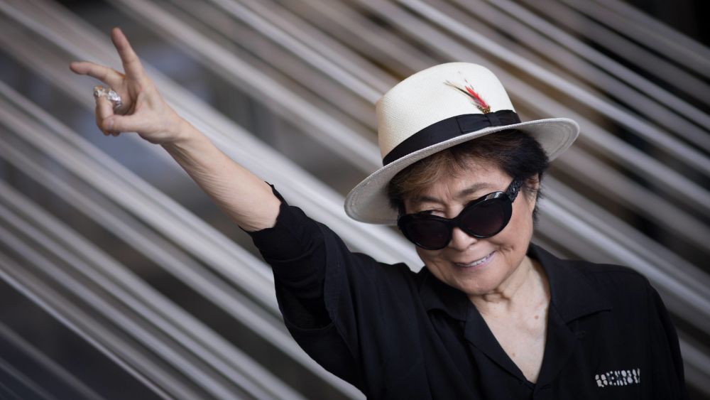 Yoko Ono erhielt 2009 den Goldenen Löwen der Kunstbiennale Venedig für ihr Lebenswerk