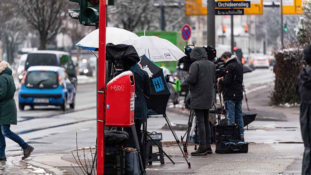 TV-Teams berichtete live vom Tatort in Hamburg