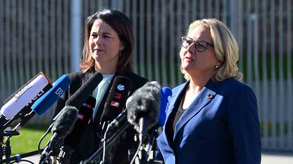 Außenministern Annalena Baerbock (li.) und Enwicklungsministerin Svenja Schulze stellten gemeinsam das Konzept vor