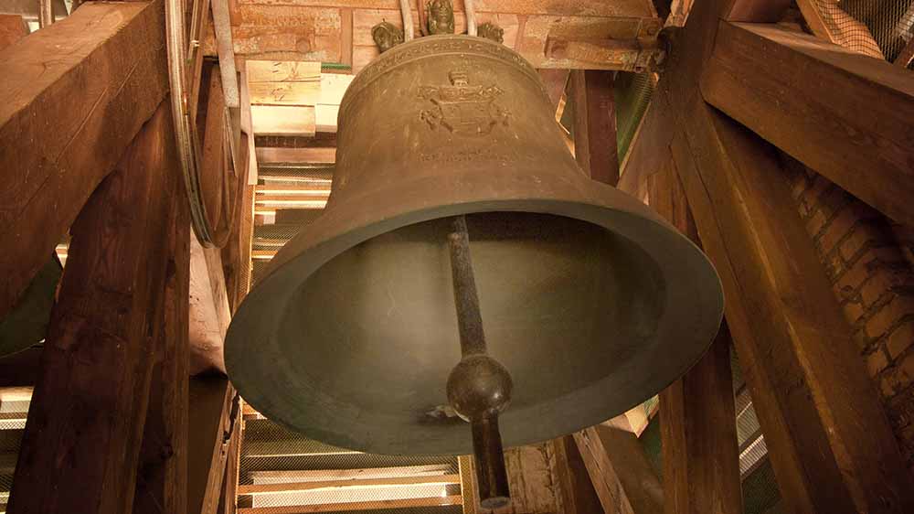 Eine Kirchenglocke ist im saarländischen Heuweiler eingestürzt (Symbolbild)