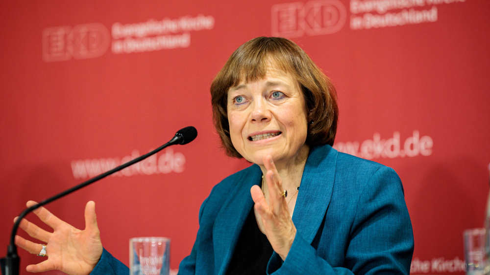 EKD-Ratsvorsitzende Annette Kurschus weist die "Andeutungen" und "Spekulationen" in einem Missbrauchsverdachtsfall mit Nachdruck zurück