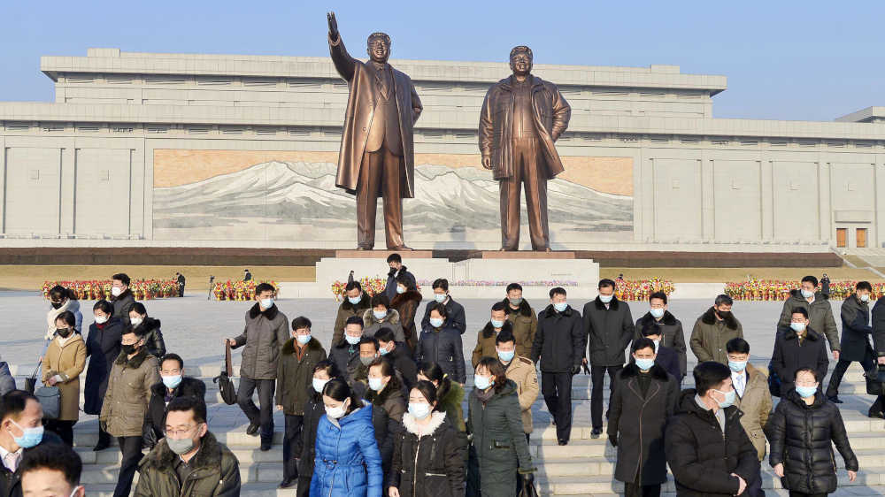 Statuen des Staatsgründers Kim Il Sung (l.) und seines Sohnes Kim Jong Il in Pjöngjang