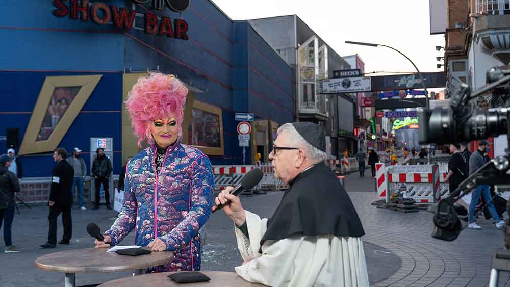 Im Mai 2020 befragt Pfarrer Karl Schultz in einer Gesprächsrunde Olivia Jones zur Zukunft der Kultur im Viertel
