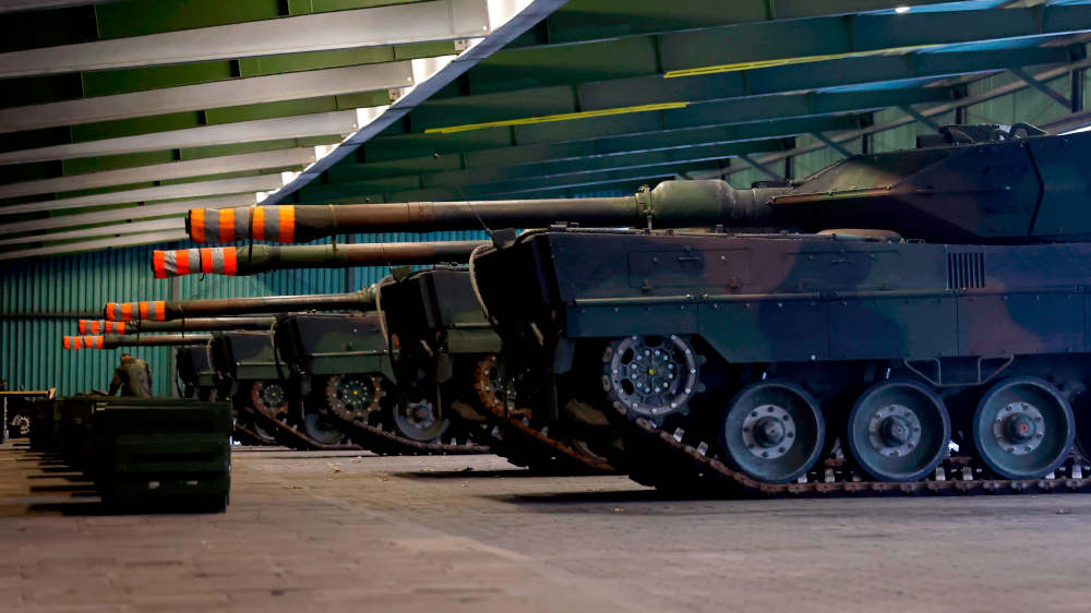 Mehrere Leopard 2 Panzer vom Hersteller Rheinmetall