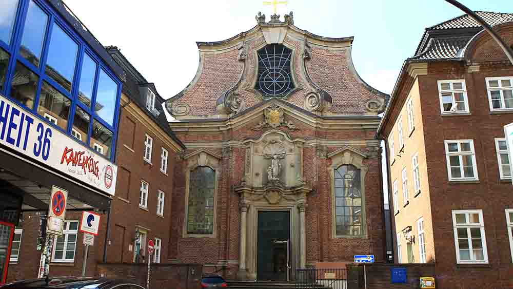 Nur ein paar Schritte von der Hamburger Reeperbahn entfernt liegt die katholische Kirche St. Joseph