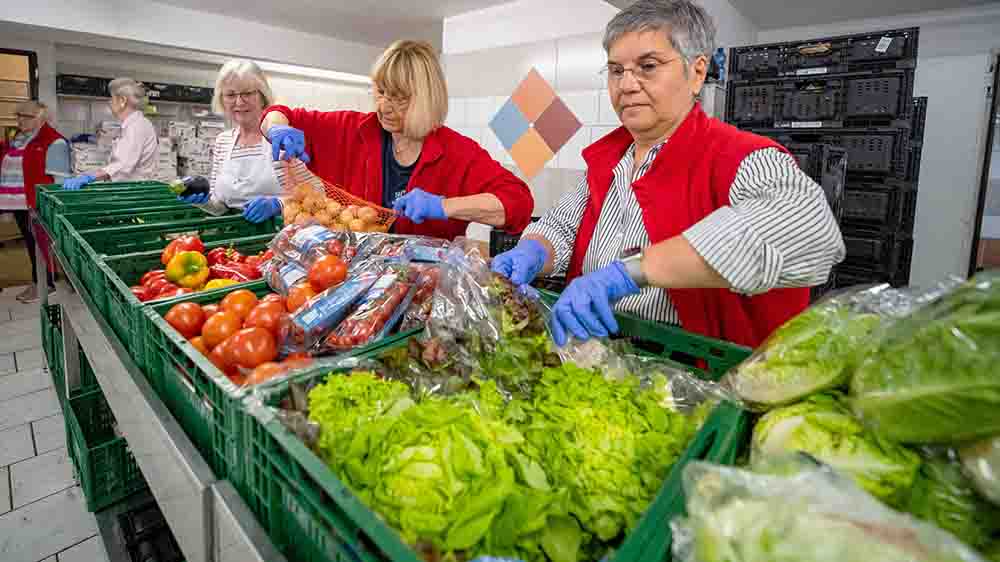 Die Tafel sorgen dafür, dass ärmere Menschen kostenloses Essen bekommen
