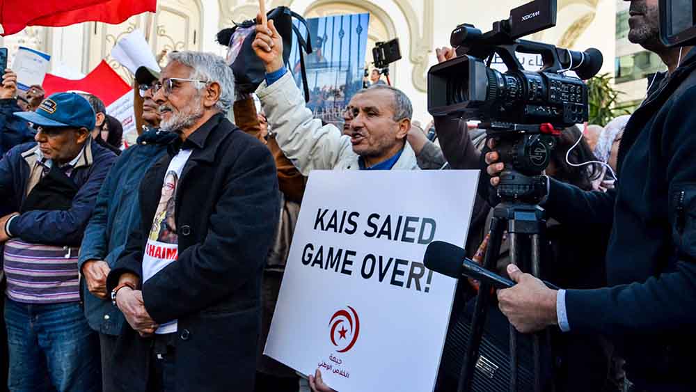 Demonstranten fordern Tunesiens Präsidenten Kais Saied zum Rücktritt auf