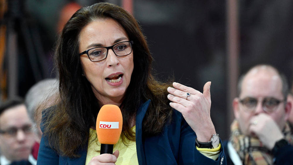 DGB-Chefin Yasmin Fahimi bei der Betriebsrätekonferenz von CDU und CDA unter dem Motto Arbeitsplätze erhalten am 11.01.2023 in Berlin