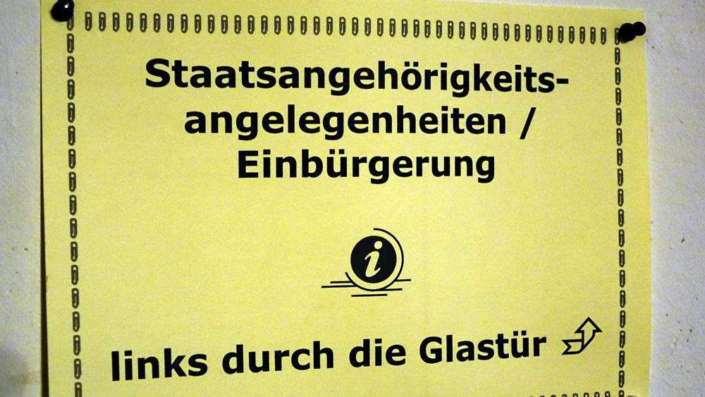 Image - Jahrelange Wartezeit: In den Städten stapeln sich die Einbürgerungs-Anträge