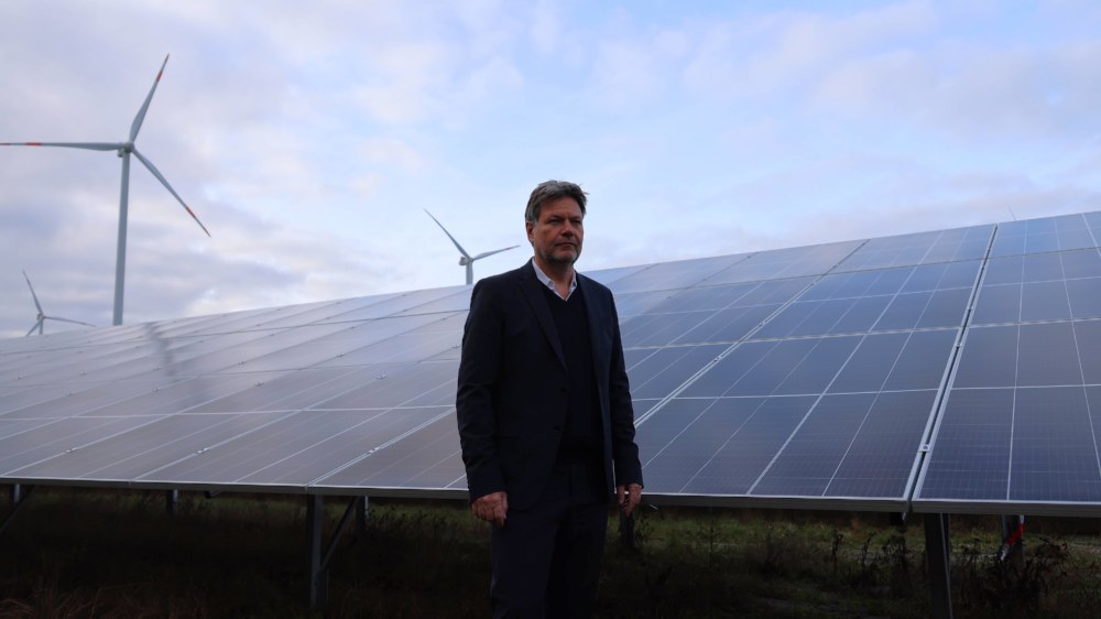 Wirtschafts- und Klimaminister Robert Habeck will bis Mai eine Solarstrategie präsentieren