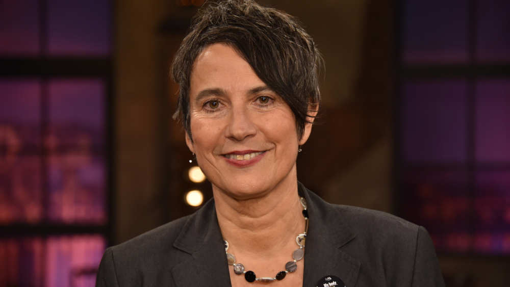 Die Ärztin Monika Hauser gründete in den 1990er Jahren die Frauenrechtsorganisation medica mondiale mit dem Ziel, kriegstraumatisierten Frauen medizinische und psychologische Hilfe zu leisten